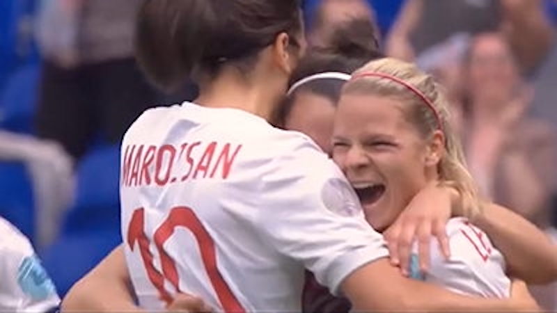 lyon players celebrating